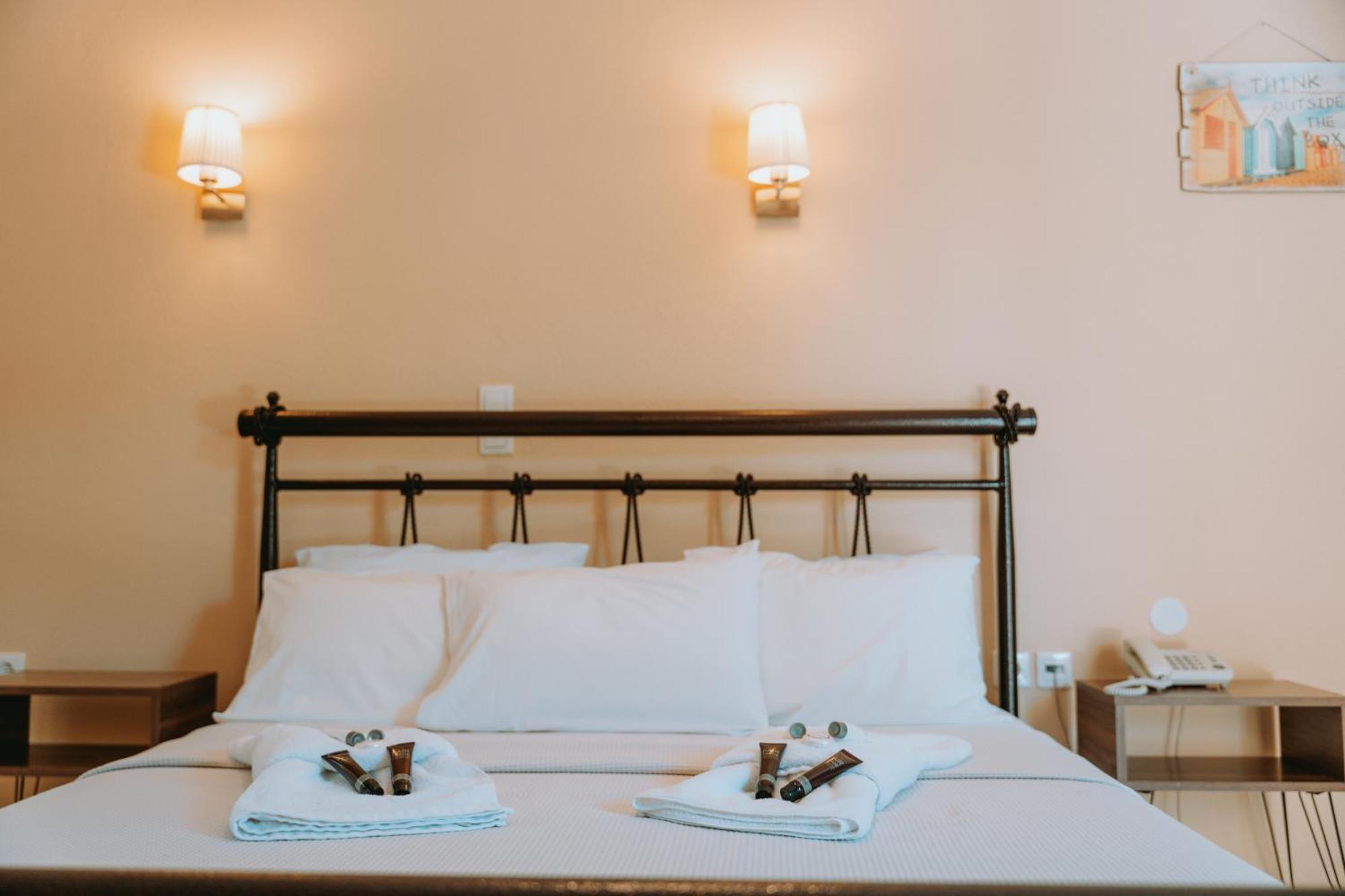 Karavostasi Beach Hotel Пердіка Екстер'єр фото