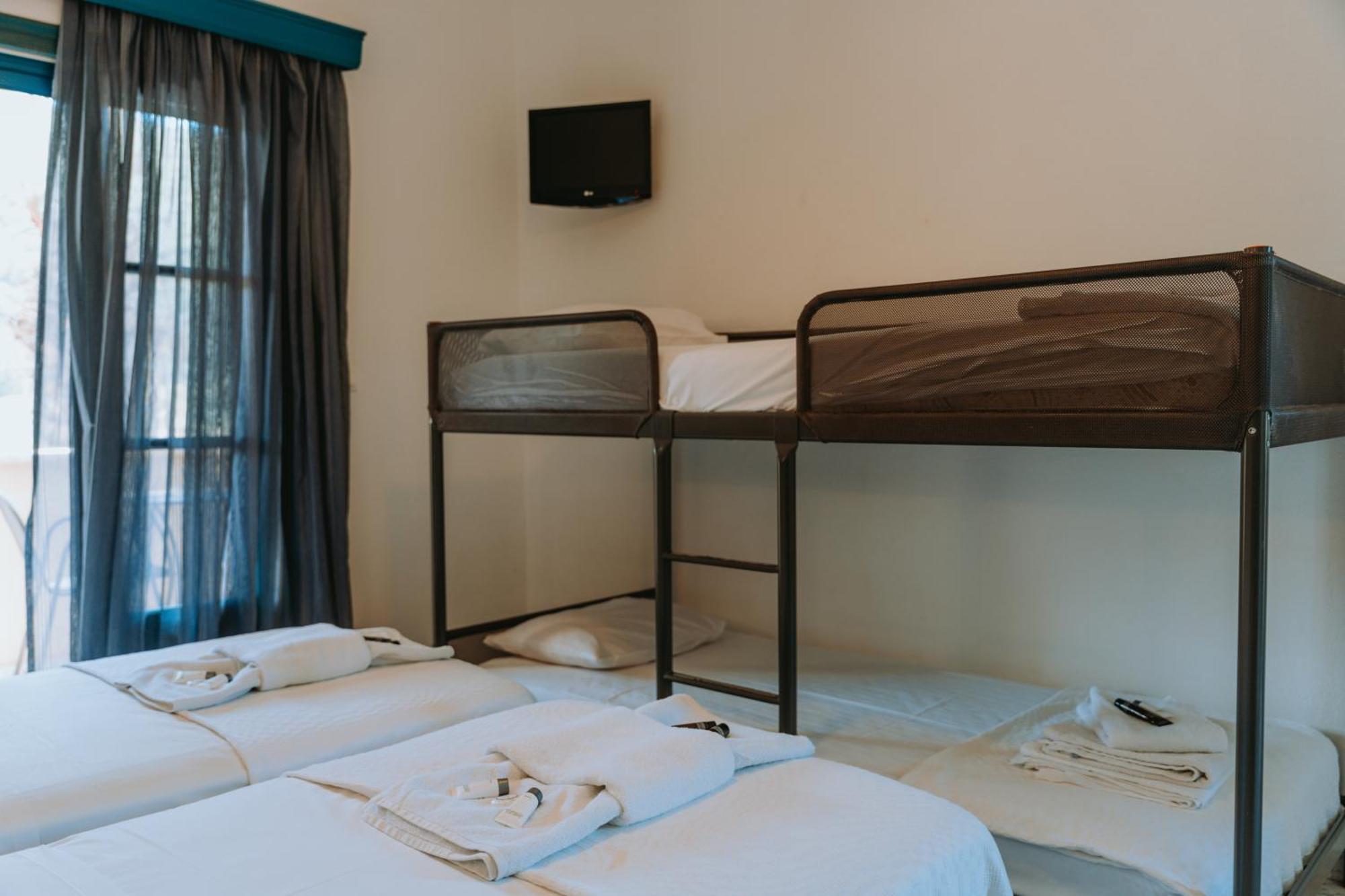 Karavostasi Beach Hotel Пердіка Екстер'єр фото