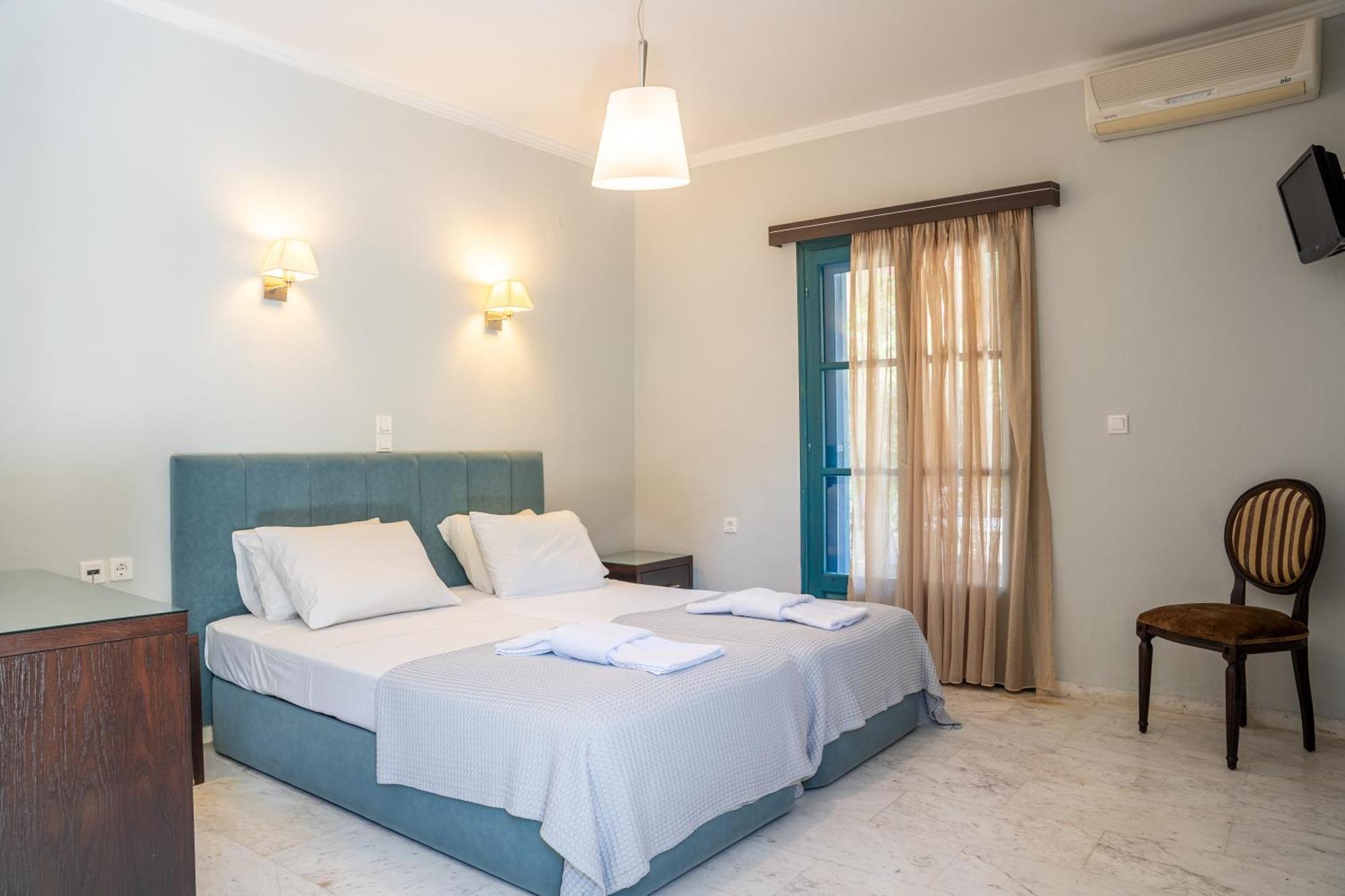 Karavostasi Beach Hotel Пердіка Екстер'єр фото