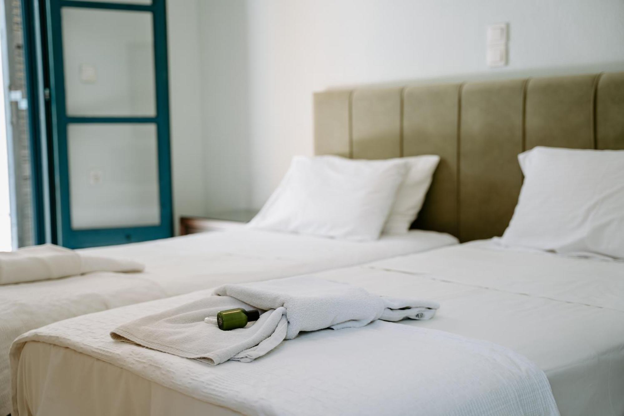 Karavostasi Beach Hotel Пердіка Екстер'єр фото