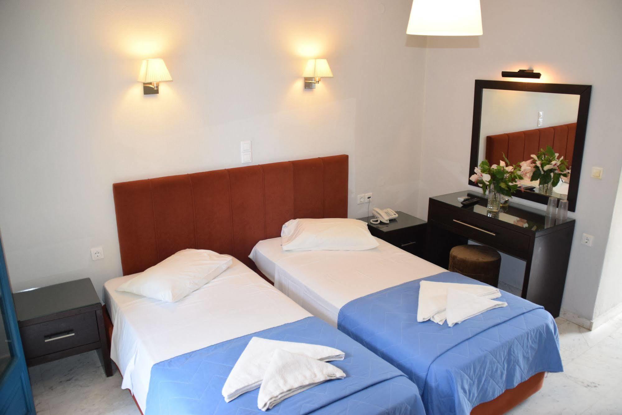 Karavostasi Beach Hotel Пердіка Екстер'єр фото