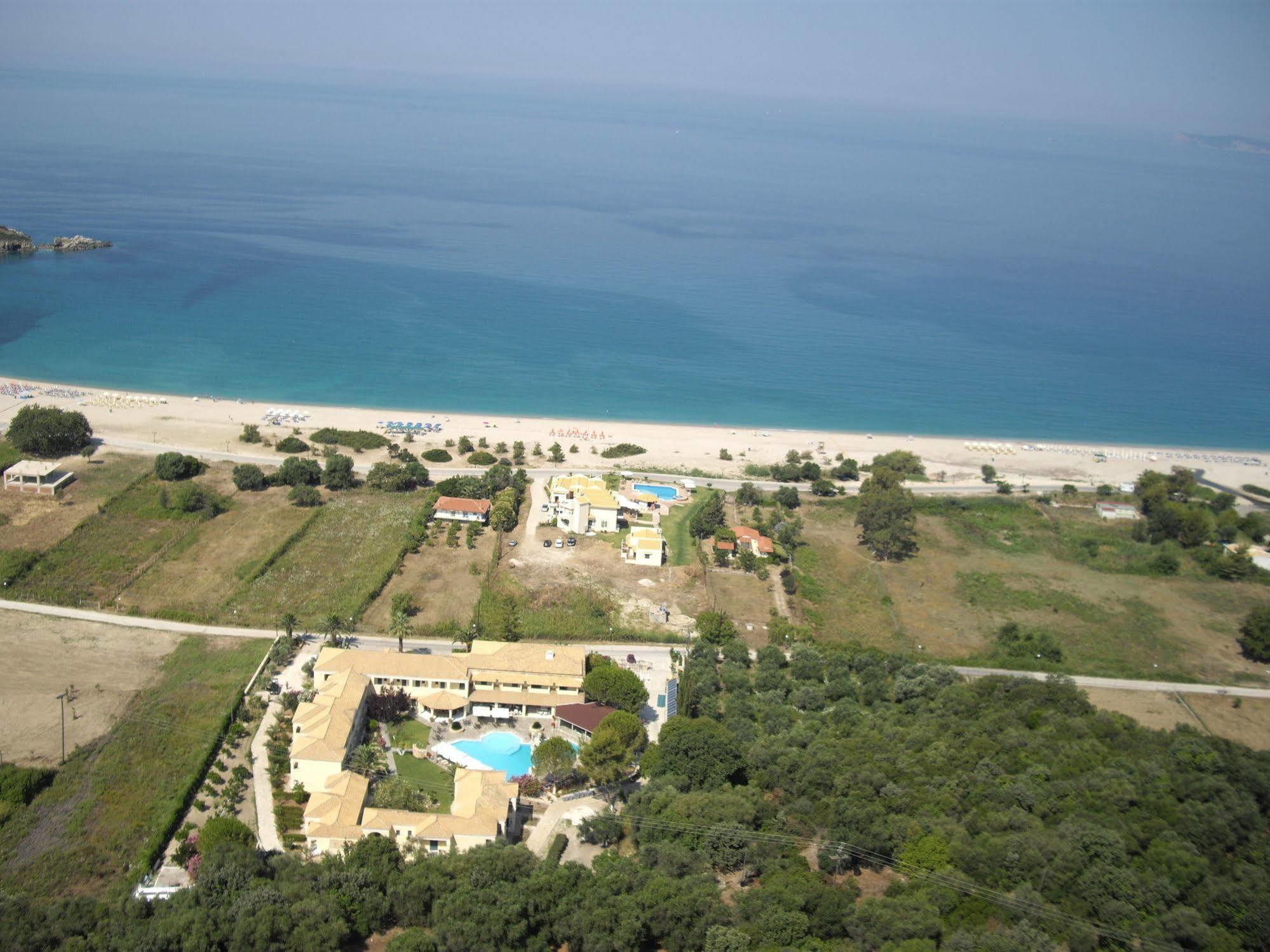 Karavostasi Beach Hotel Пердіка Екстер'єр фото